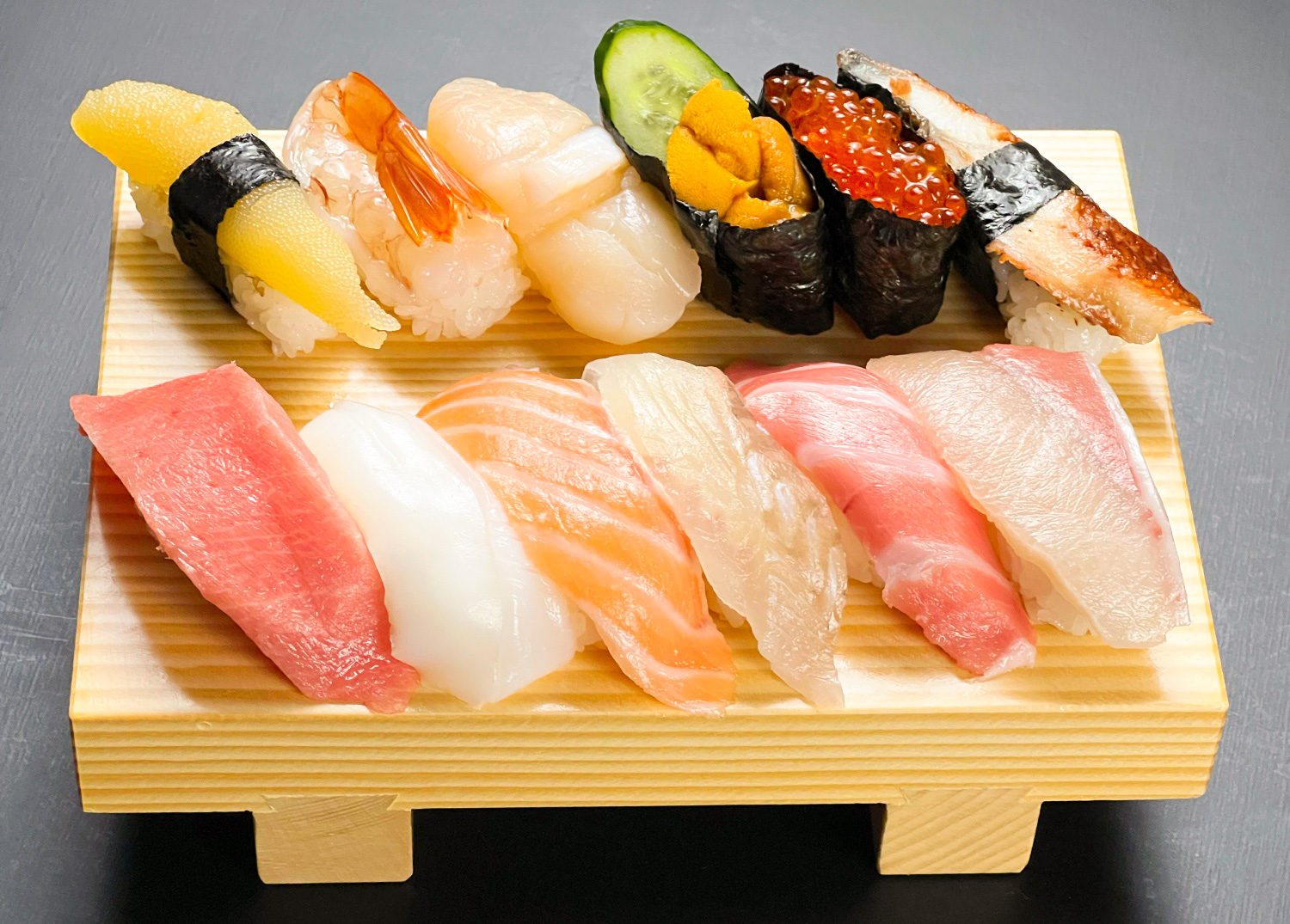 大特上!握り12貫 本鮪大とろ・中とろ入り