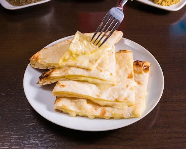 【人気No.1】チーズナン